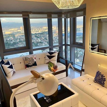 Classy 2Br Suite At Eastwood City With Pool And City Skyline View Manila Dış mekan fotoğraf