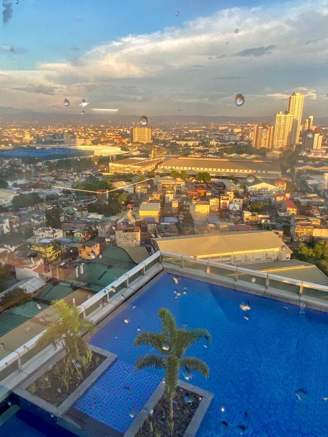 Classy 2Br Suite At Eastwood City With Pool And City Skyline View Manila Dış mekan fotoğraf
