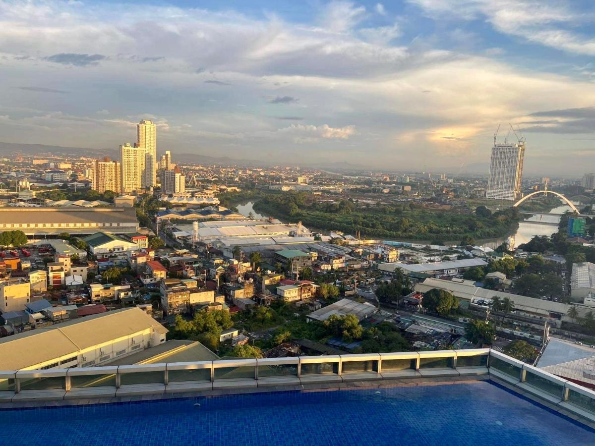 Classy 2Br Suite At Eastwood City With Pool And City Skyline View Manila Dış mekan fotoğraf